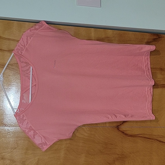 Columbia Shirt with Back Opening - Picture 1 of 5